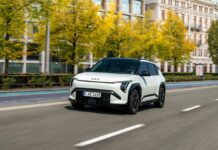 Kia presenta CarPay e l’accordo con Parkopedia per pagare i parcheggi