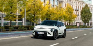 Kia presenta CarPay e l’accordo con Parkopedia per pagare i parcheggi