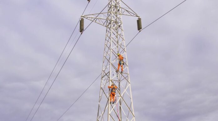 Terna, in Sicilia ammodernata rete elettrica con lavori sotto tensione