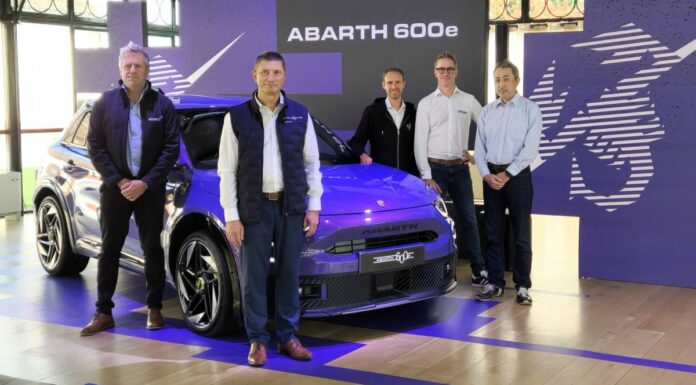 Abarth 600e, lo scorpione più potente di sempre è elettrico