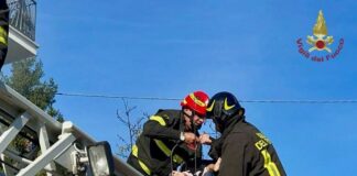 Latina, incendio in un palazzo. Soccorse da vvf due donne e neonata