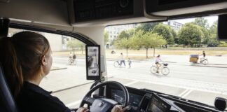 Volvo Trucks, nuovi sistemi sicurezza per proteggere pedoni e ciclisti