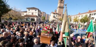 In migliaia a Giaveno per ultimo saluto a Matilde Lorenzi