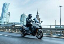 Yamaha TMAX, lo scooter sportivo sale a un livello superiore