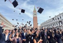 Consegnati oltre mille diplomi di laurea agli studenti di Ca’ Foscari in Piazza San Marco