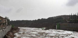 95 قتيلا في فيضانات إسبانيا والحكومة تعلن الحداد