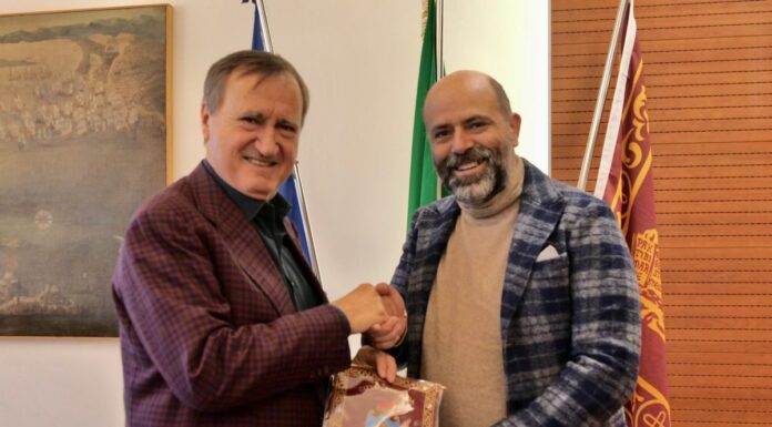 Il sindaco Brugnaro riceve il nuovo comandante dei Vigili del Fuoco Metelli