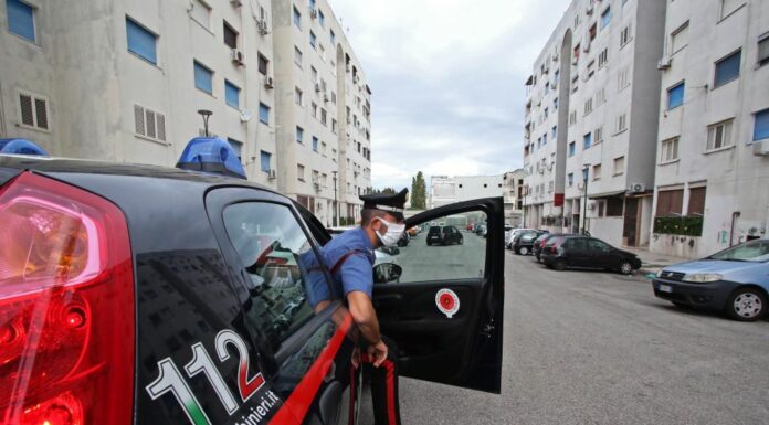 Napoli, ucciso nella notte un 19enne, fermato un 17enne