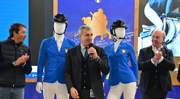 Dal 2025 le Nazionali di Equitazione vestiranno con giacca azzurra