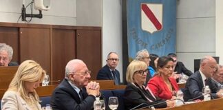 Consiglio Campania respinge la mozione di sfiducia a De Luca