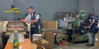 Fabbrica clandestina di sigarette scoperta a Benevento, arresti e sequestri