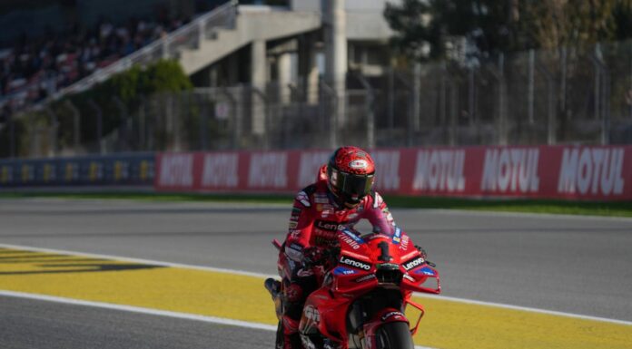 Bagnaia vince Sprint Barcellona, Mondiale si decide domani