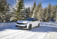 Opel Astra Electric e GSE, piacere di guida anche in inverno