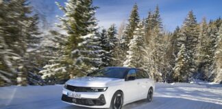 Opel Astra Electric e GSE, piacere di guida anche in inverno