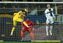 L’Atalanta vince 3-1 a Parma e raggiunge in vetta l’Inter