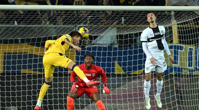 L’Atalanta vince 3-1 a Parma e raggiunge in vetta l’Inter