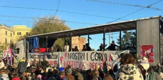 “Disarmiamo il patriarcato”, a Roma corteo contro la violenza sulle donne