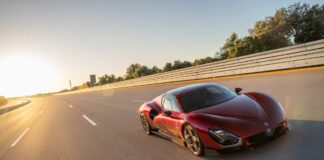 Test dinamici per l’Alfa Romeo 33 Stradale a Nardò