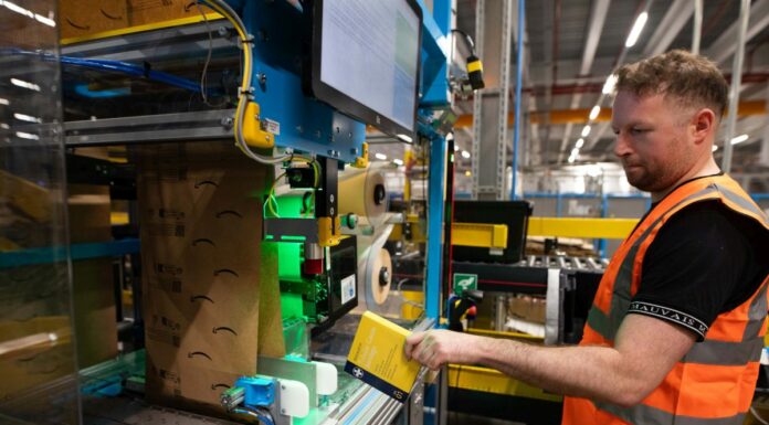 L’innovazione Amazon nel settore degli imballaggi passa dal Lab italiano