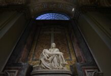 Nella Basilica di San Pietro torna a splendere la Pietà di Michelangelo