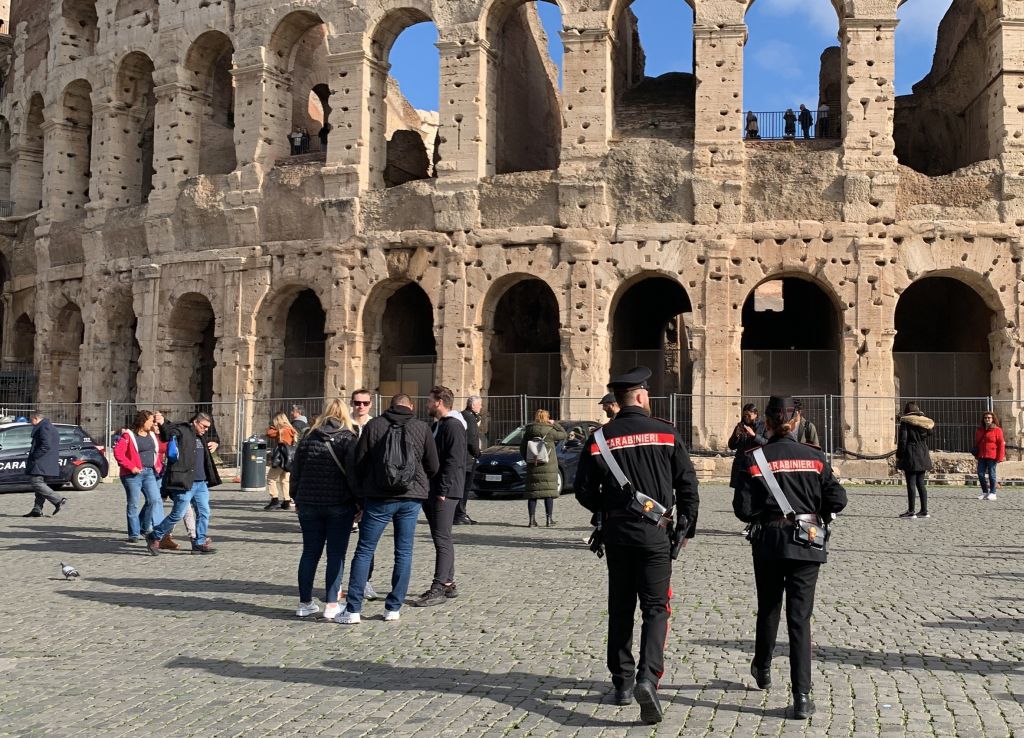 Roma, rapine a turisti nel centro storico, Quattro arresti