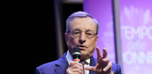 Draghi “L’Europa rischia la stagnazione se non adotta nuove tecnologie”