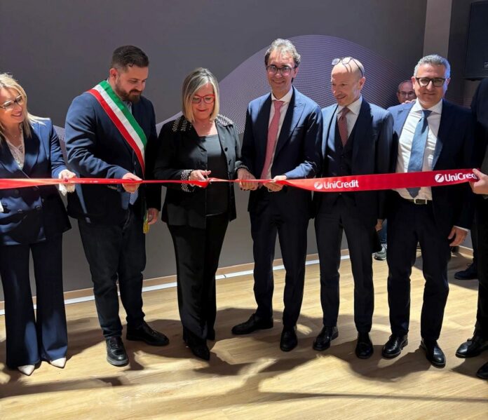 Foto inaugurazione filiale Aquila Sallustio (1)