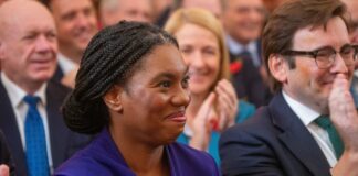 Kemi Badenoch nuova leader dei Conservatori britannici