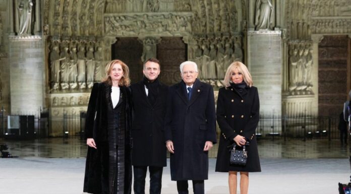 Riaperte le porte di Notre-Dame, Macron “Restituita al mondo”