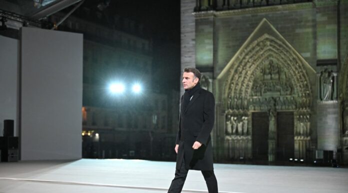 Macron “Restituiamo Notre-Dame ai fedeli, ai francesi e al mondo intero”