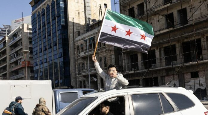 I miliziani entrano a Damasco, rovesciato il regime di Assad