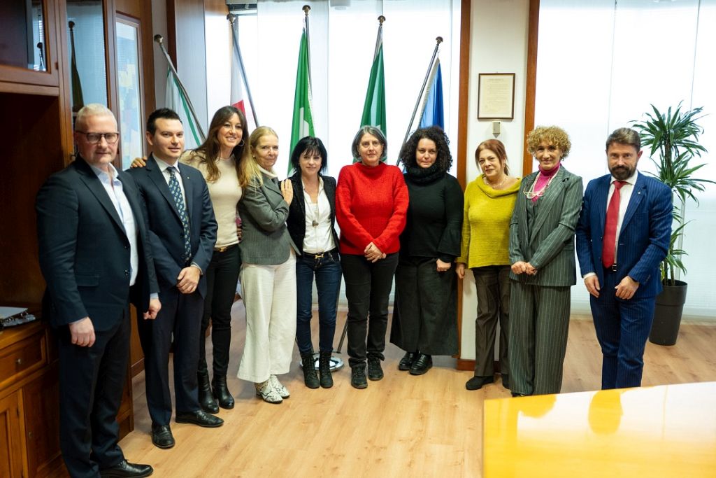 Milano, donne vittime di violenza. Consegnati i primi 20 alloggi Aler
