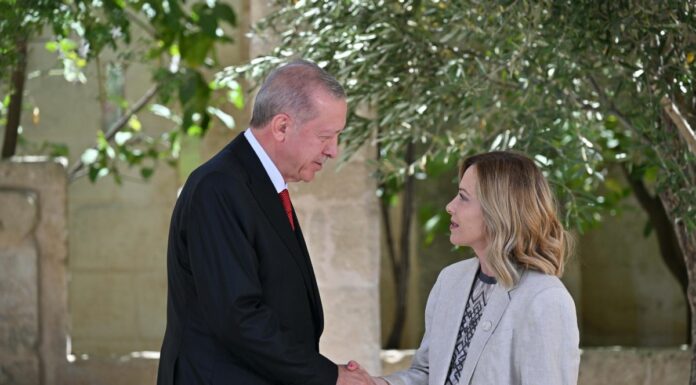 Meloni sente Erdogan, preservare l’unità territoriale della Siria