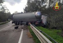 Scontro fra auto e mezzo pesante, 2 morti sulla SS121