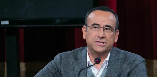 Sanremo 2026, Carlo Conti “Fosse per me porterei 40 cantanti in gara”