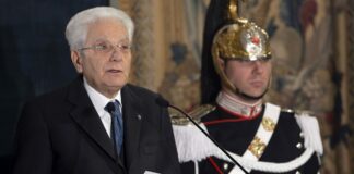 Mattarella “Bisogna amare la democrazia, prendersene cura”