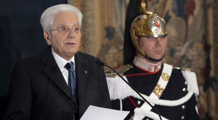 Mattarella “Bisogna amare la democrazia, prendersene cura”