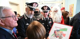 I Carabinieri consegnano doni ai piccoli degenti degli ospedali di Catanzaro