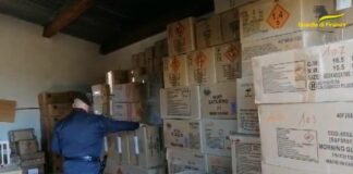 ضبط مليوني لعبة نارية غير قانونية في كوزنسا