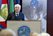Mattarella “Dalle forze armate grande contributo al Paese”