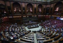 Manovra, dalla Camera via libera alla fiducia con 211 sì