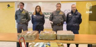 Sequestrati al porto di Genova oltre 2 quintali e mezzo di cocaina