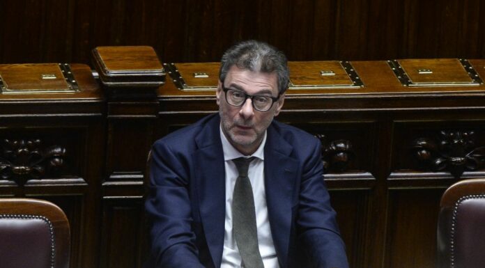 Manovra, Giorgetti “Taglia sprechi e dà ai più bisognosi”