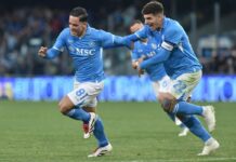 Il Napoli batte il Venezia 1-0 e ritrova la vetta