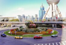 Maserati festeggia 110 anni di Italian Luxury nel mondo