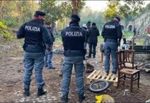 Tensioni durante sgombero Forte Portuense a Roma, lancio di oggetti e feriti