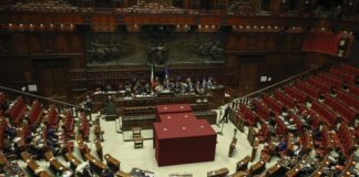 تخطي معادلة رواتب الوزراء في مجلس النواب الإيطالي