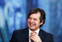 Intesa Sanpaolo, gli omaggi natalizi diventano donazioni per i bambini