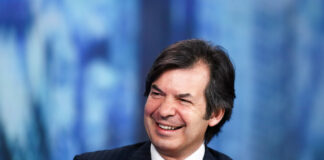 Intesa Sanpaolo, gli omaggi natalizi diventano donazioni per i bambini