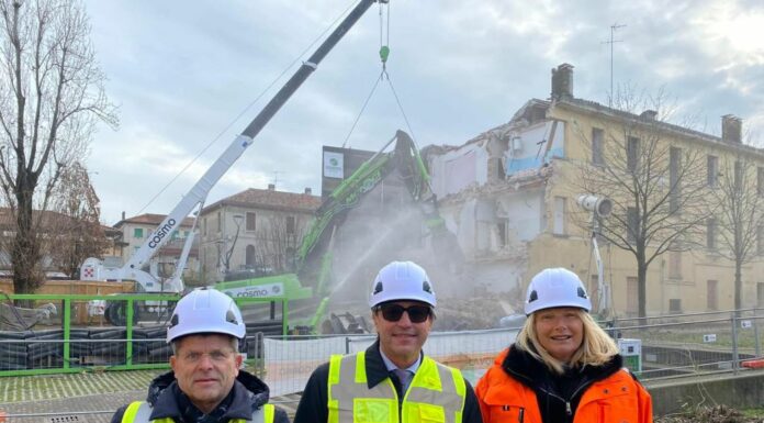 Prime demolizioni edifici in piazza Mercato a Marghera